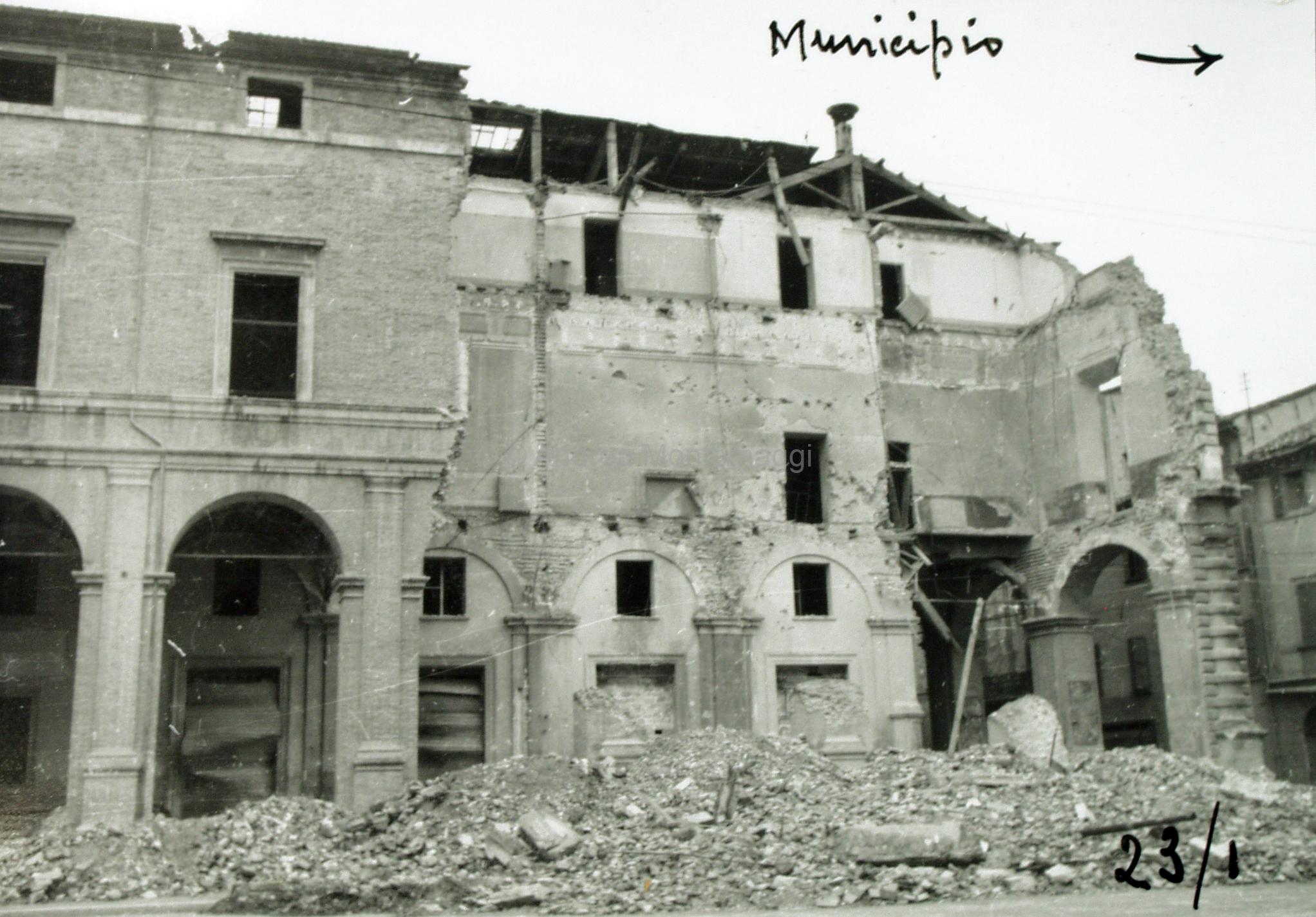 Le prime bombe su Rimini